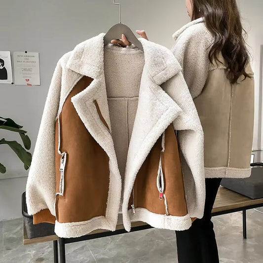 Chaqueta suave con prácticos bolsillos y cremallera